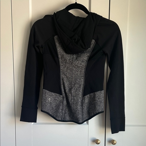 Iviva Girl’s Black and Gray Jacket | 10 - Picture 3 of 4